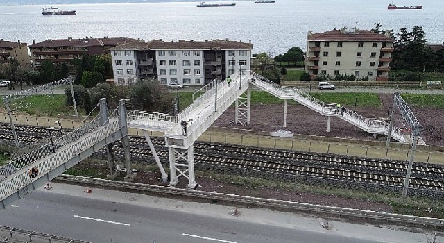 Körfez Şirinyalı yaya üstgeçidi tamamlanma aşamasına geldi