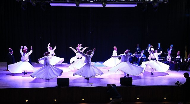 Mevlana, &apos;vuslatının&#39; 749. yıl dönümünde Bayrampaşa&#39;da anıldı