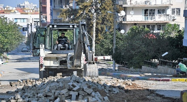 Narlıdere&#39;de Fen İşleri Aralıksız Görev Başında