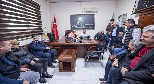 Başkan Soyer Bayındır da çiftçilerle buluştu: ”Köylüyü yeniden milletin efendisi yapana kadar mücadele edeceğiz