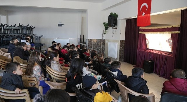 Çocuklara Müze Gezisi ve Karagöz Oyunu