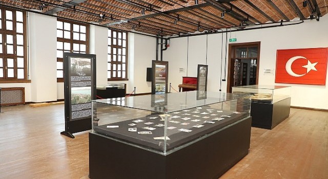 Cumhuriyet Kadınlarının İsmi Taş Mektep Akademi&#39;de Yaşatılacak