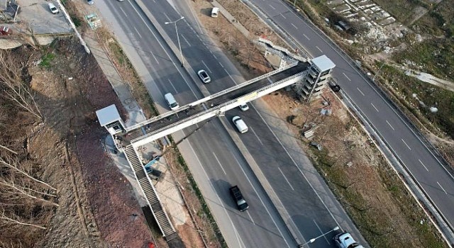 Emniyet Müdürlüğü üstgeçidi bitmek üzere