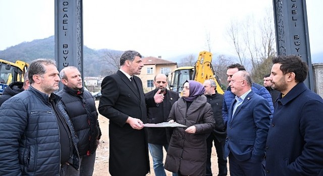 Kartepe Belediye Başkanı Av.M.Mustafa Kocaman, Arslanbey ve Şevkatiye Mahalleri birleşiminde yer alan parkta incelemelerde bulundu.