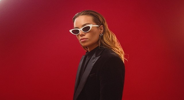 “Tek kişilik müzik grubu” Tash Sultana “PSM Loves Summer by %100 Müzik” Kapsamında 23 Haziran'da Zorlu PSM'de!