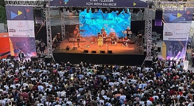 Türk Telekom ile sanatseverler 2022&#39;de sanatın kalbi AKM&#39;de festival ve yenilikçi teknolojilerle buluştu