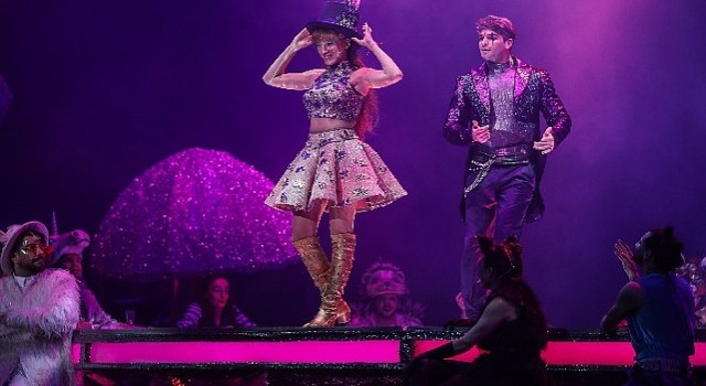 Zorlu PSM’de bu hafta, Birmingham merkezli İngiliz indie rock grubu Editors, 5 Şubat Pazar akşamı %100 Müzik katkılarıyla Zorlu PSM Turkcell Sahnesi’nde