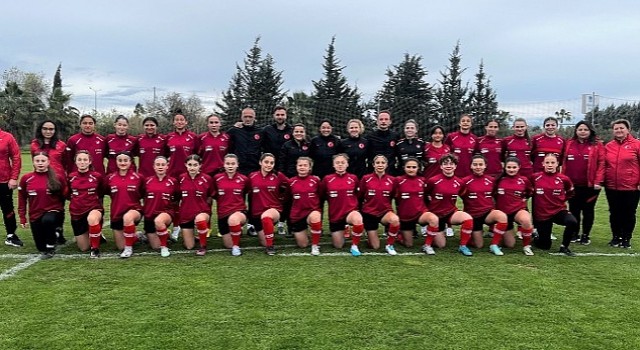 U17 Kız Milli Takımımızın Kuzey İrlanda Maçı Cuma 13.00&#39;te Canlı Yayınla D-Smart&#39;ta