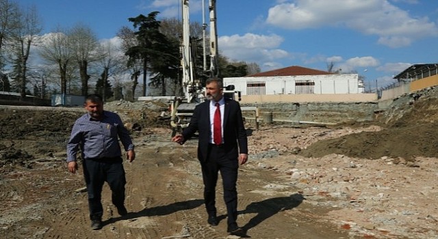 Gölcük Hükümet Konağında Yapım Çalışmaları Hızla Sürüyor