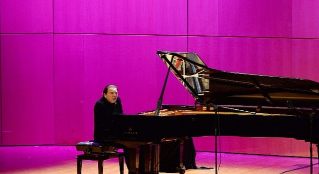 Sabancı Üniversitesi Gösteri Merkezi, Dünyaca Ünlü Sanatçı Fazıl Sayı Ağırladı!