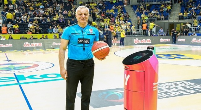 Yemeksepeti nin Teslimat Robotu YEBO dan, Fenerbahçe Beko-Galatasaray Nef Basketbol Maçında Bir İlk!