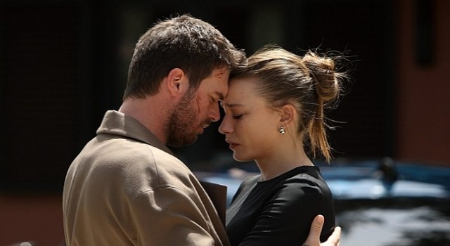 Ailenin Dün Gece Yayınlanan 12. Bölümü Seyircisi Ekran Başına Kilitledi