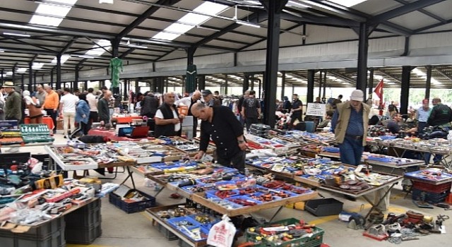 Kartepe Antika Pazarına İlgi Artıyor