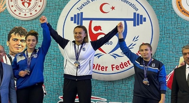 Kocaelinin haltercilerinden 2 gümüş madalya