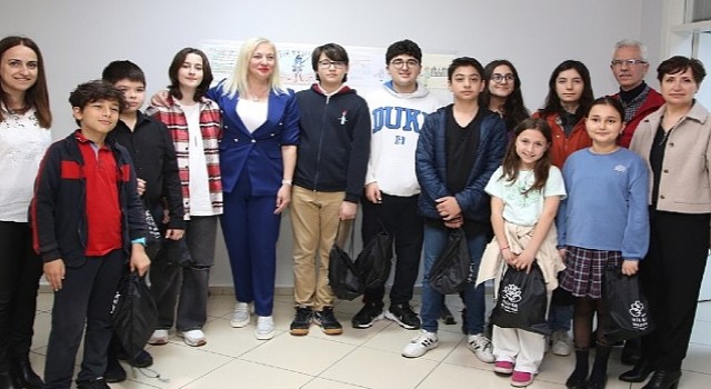 Nilüferin başarılı karikatüristlerine teşekkür