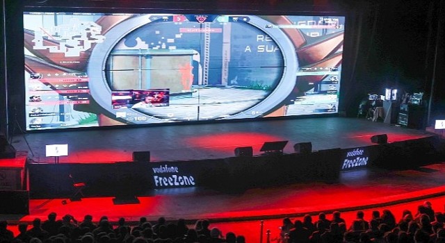 Vodafone Freezone, 4 Bini Aşkın Kişinin Katılığı Fut Festte Yer Aldı