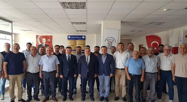 Deünün Gıda laboratuvarı sektöre ışık tutuyor