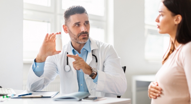  "Gebelikte Kontrolsüz İlaç Kullanımı Çocuklardaki Sakatlık Riskini Artırabilir"