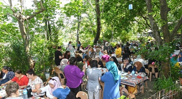 Karabağlar Belediyesi Semt Merkezi kursiyerlerine yönelik geziler sürüyor