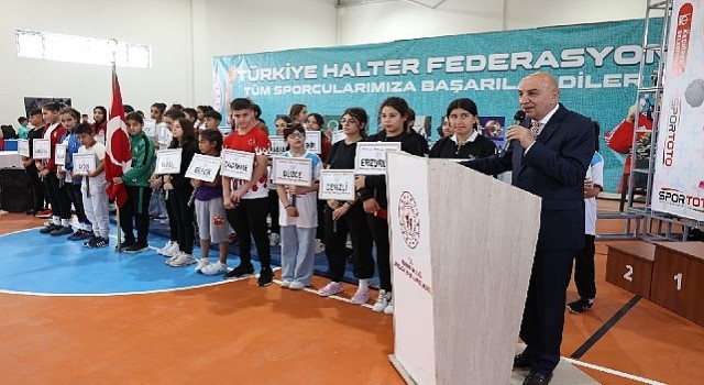 Minikler Türkiye Halter Şampiyonası Keçiörende düzenleniyor