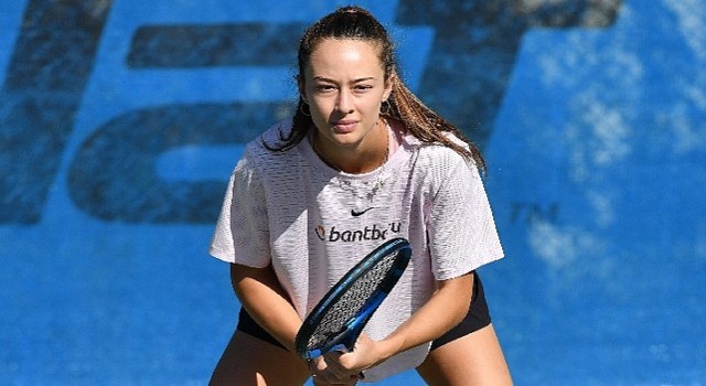 Türk kadın sporcu Zeynep Sönmez Wimbledonda!