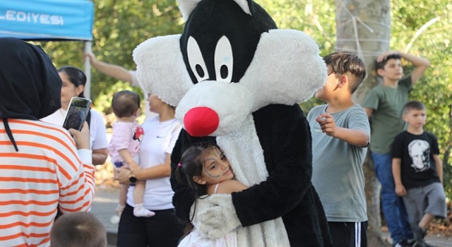 Alikahyada gündüz ayrı gece ayrı eğlence