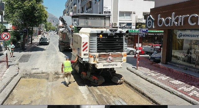 Aydın Büyükşehir Belediyesi Sökenin yollarını yeniliyor 