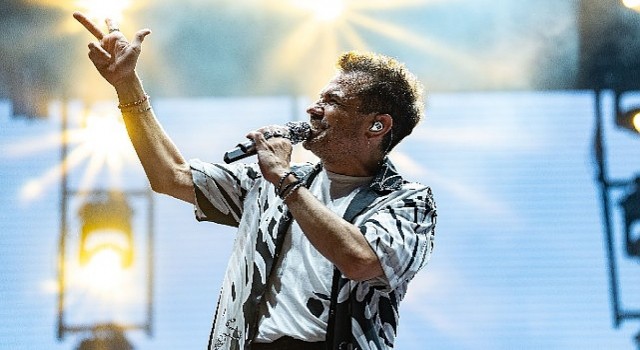 Bursa ve İzmirde Kenan Doğuluya yoğun ilgi