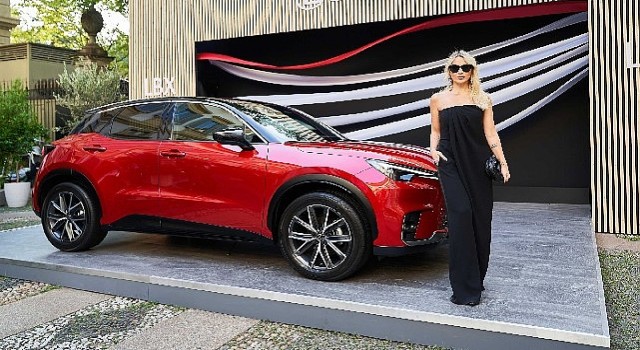 Hadise, Lexus ile Milanoda Sıra Dışı Bir Gün Yaşadı