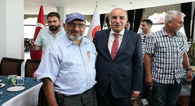 Keçiörende Gaziler Onuruna yemek verildi