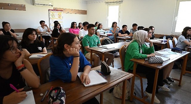 Kemer Belediyesi Eğitim Kursunda ders zili çaldı