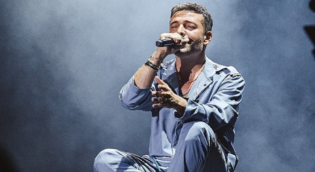 Oğuzhan Koç yeni klibini Turkcell Vadi sahnesine taşıdı