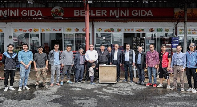 Toptancılar sebze hali esnafından başkan Bilgine teşekkür