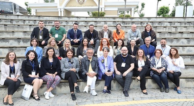 Afet Yönetiminde Kamuoyu Algısını Yöneten Kilit Meslek Halkla İlişkiler
