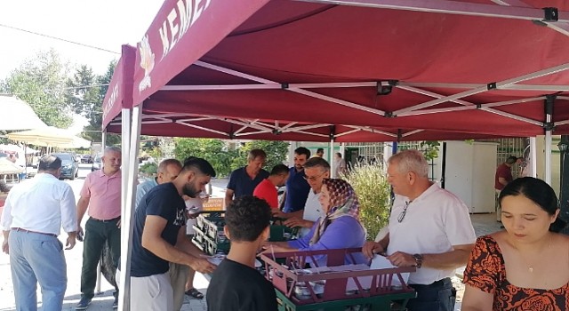 Başkan Topaloğlundan vatandaşlara aşure ikramı