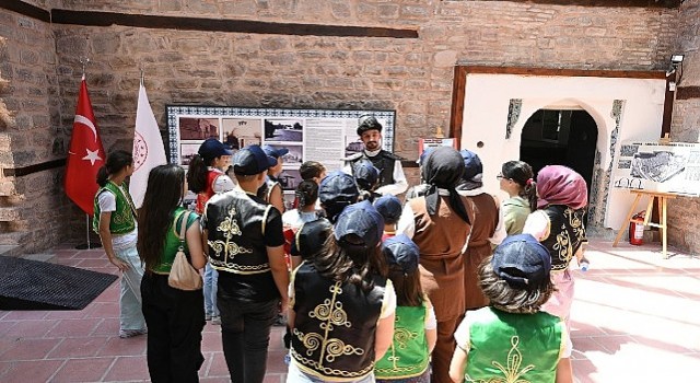 Genç KOMEK Öğrencileri Konyanın Tarihi Şahsiyetlerini Yakından Tanıdı