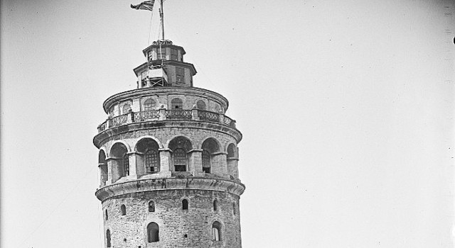 İstanbul Araştırmaları Enstitüsünden 7/24 ziyarete açık sergi “Meşgul Şehir”