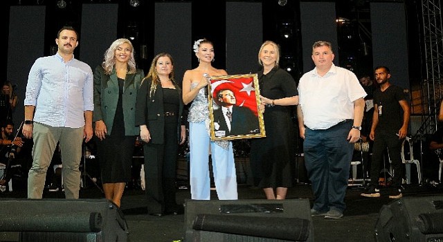 İzmir Kınıkta 30 Ağustos apos Zafer Konseri ile Kutlandı