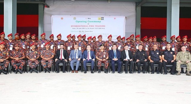 Konya Büyükşehir TİKA İş Birliğiyle Bangladeşte İtfaiyecilere Eğitim Verdi