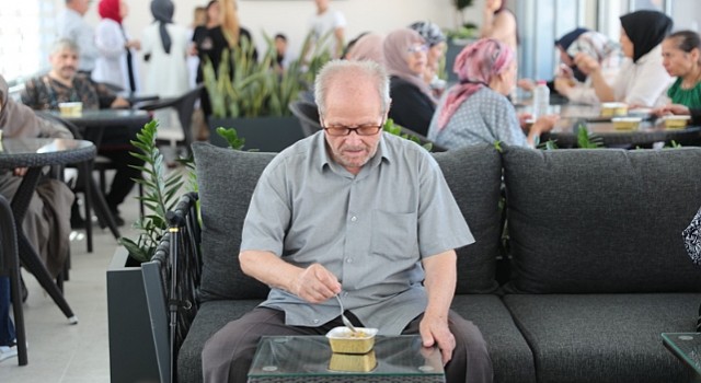 Yaşlı Yaşam Merkezinde Aşure İkramı