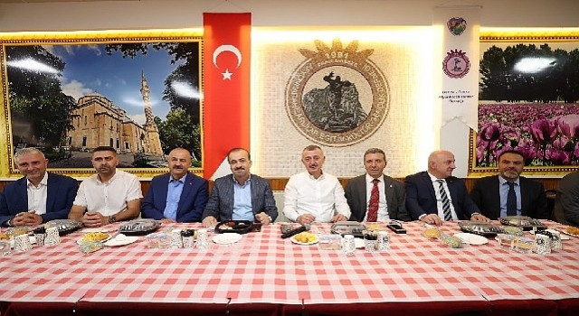 ”Bu Makamların Tek Sahibi Var, O da Millet”