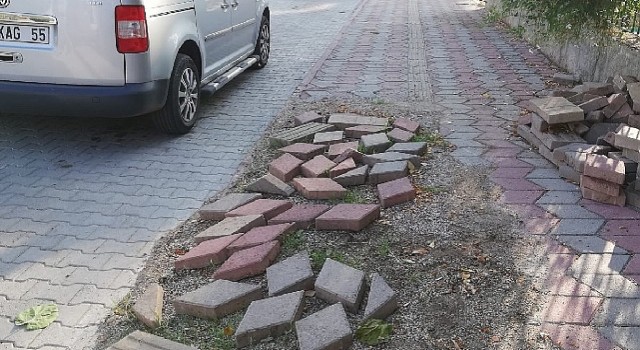 Arslanbucakta Yol ve Kaldırım Tamiratı Yapılıyor