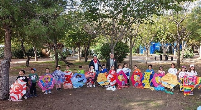 Cumhuriyetimizin 100 Yaşında 100 Uçurtma Gökyüzünde Havalandı