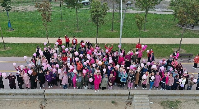 “Meme Kanseri Farkındalık Ayı” kapsamında Kocaelili kadınlar sabah yürüyüşü