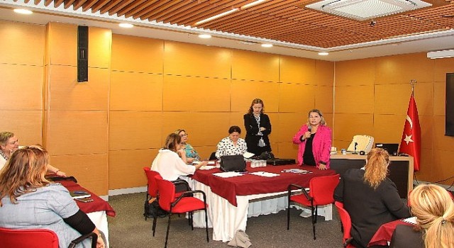 Antalyanın kadın muhtar ve adayları eğitimde buluştu