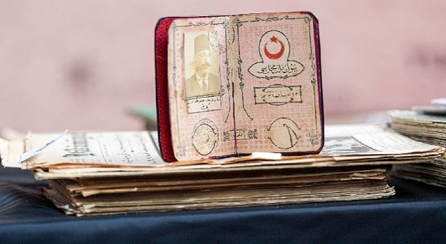 Atatürkün imzaladığı “Mebus Defteri” İzmir Büyükşehir Belediyesi arşivine kazandırıldı