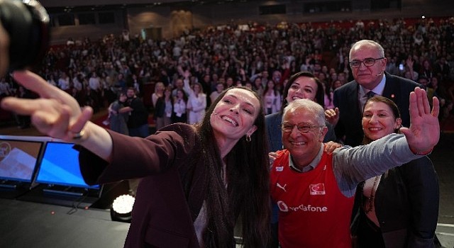 Eda Erdem:  “Herkesin evine, yüreğine konuk olabilmek paha biçilemez”