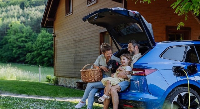 Elektrikli Aracına Aksigortadan E-Kasko Yaptıran  Yolda Kalma Endişesi Yaşamıyor