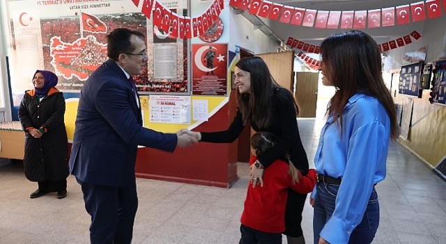 Nevşehir Belediyesinden öğretmenler için okullara 5 bin 300 fidan