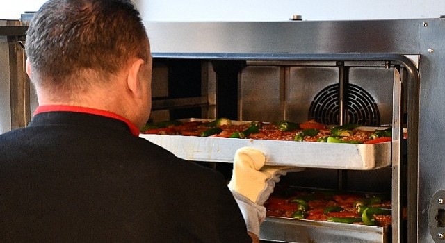 Sevgi Mutfağı 3 yıldır vatandaşın yanında  